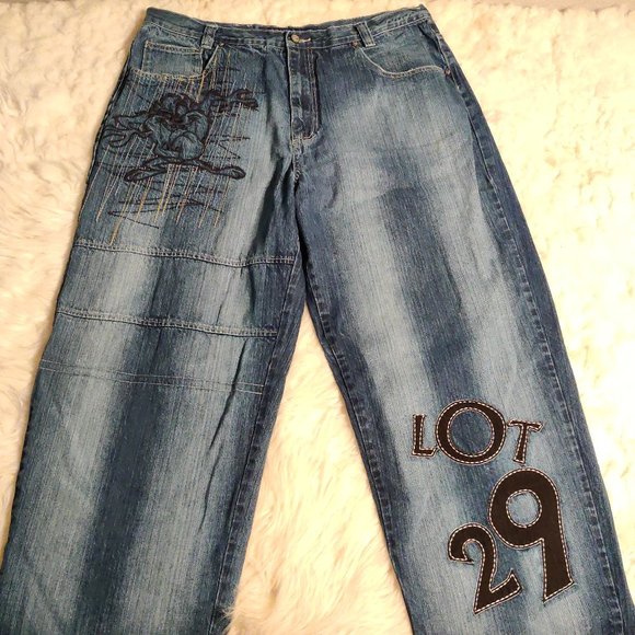 Lot 29 VTG Luxe Looney Tunes Taz Jeans38/32